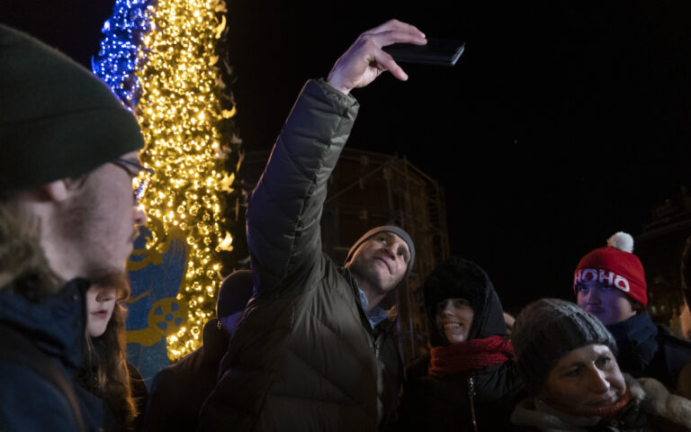Πόλεμος στην Ουκρανία: «Η Ρωσία δεν θα μας κλέψει τα Χριστούγεννα»