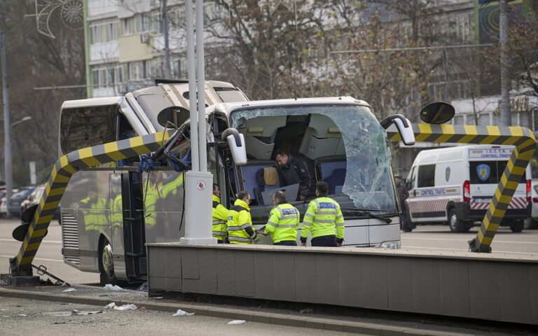 Δυστύχημα στο Βουκουρέστι: Nέο βίντεο πριν την τραγωδία – Ο οδηγός άλλαξε λωρίδα τελευταία στιγμή