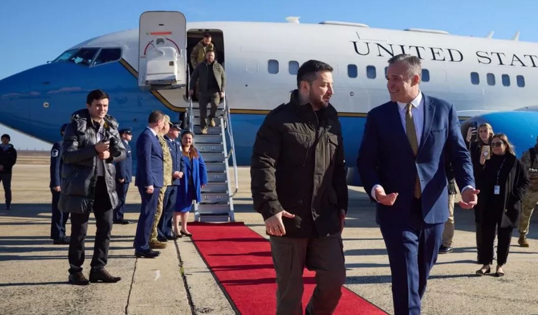 Πώς ο Πρόεδρος Ζελένσκι έφτασε στην Ουάσιγκτον – Μια διαδρομή βγαλμένη από κατασκοπικό θρίλερ-1