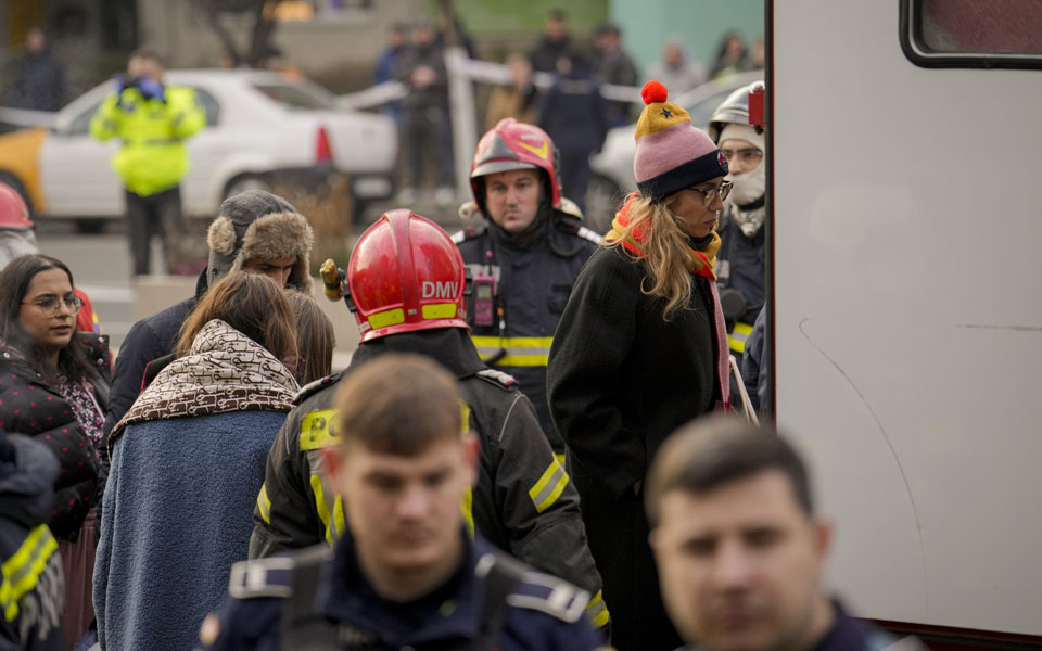 Βουκουρέστι: Μαρτυρίες στην «Κ» – Σοκαρισμένοι οι επιβάτες του λεωφορείου – Τι προκάλεσε το δυστύχημα-1
