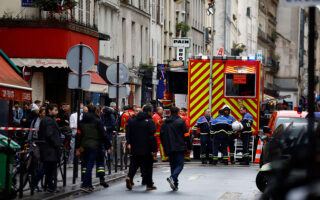 Παρίσι: Γνωστός στις Αρχές ο δράστης της ένοπλης επίθεσης-1