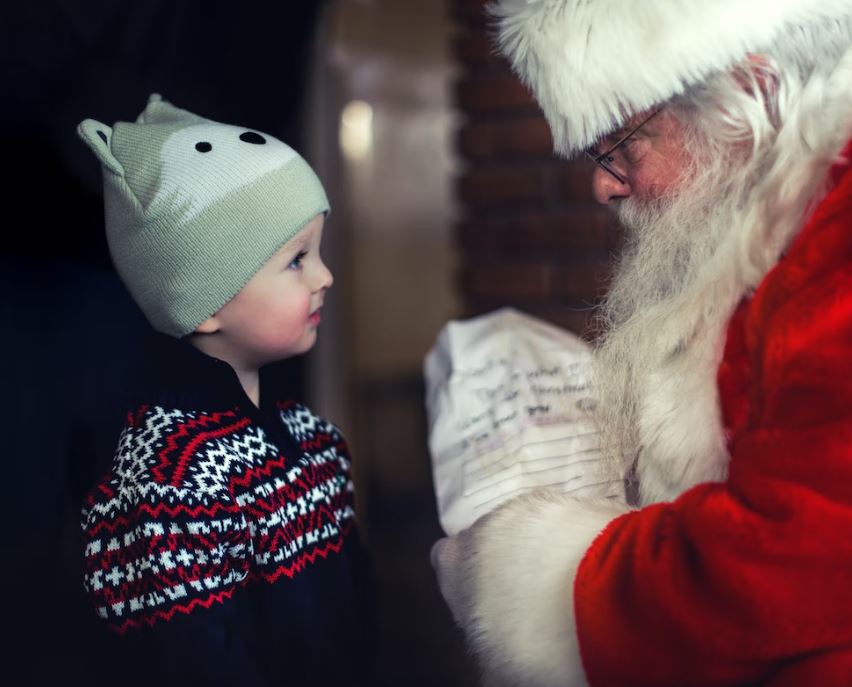 Υπάρχει Άγιος Βασίλης; Τι πρέπει και τι δεν πρέπει να λέμε στα παιδιά για τον φανταστικό τους φίλο-2