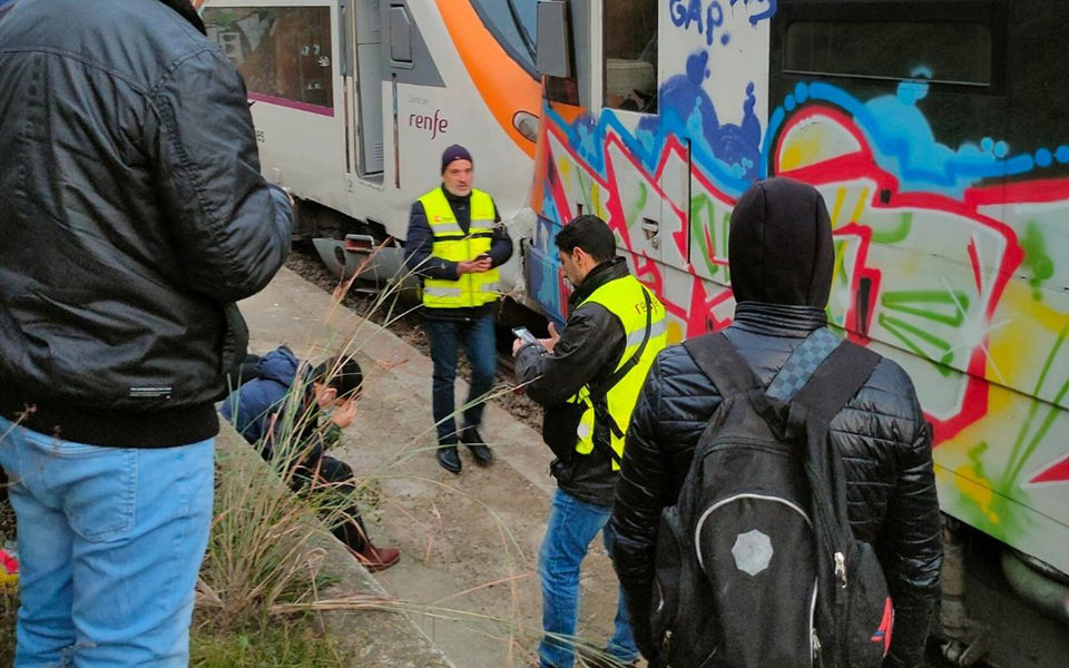 Ισπανία: Τουλάχιστον 150 τραυματίες από σύγκρουση τρένων στη Βαρκελώνη-1