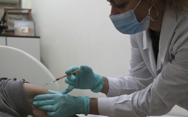 Γρίπη: Στο 60% η αποτελεσματικότητα του εμβολίου στα παιδιά – Στρεπτόκοκκος και στην Ελλάδα