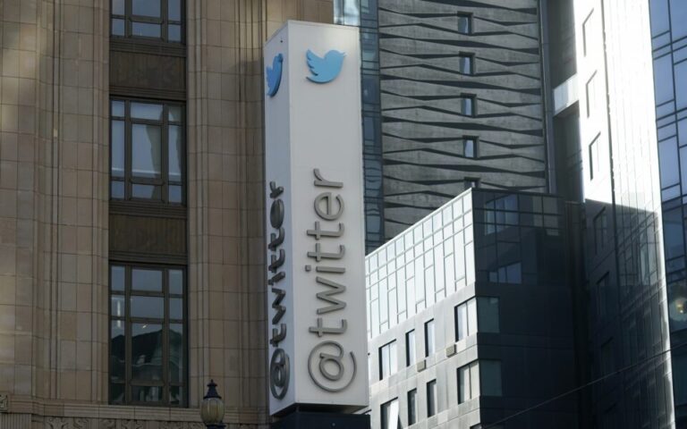 Twitter: Ο Ελον Μασκ βγάζει στο σφυρί εξοπλισμό των γραφείων