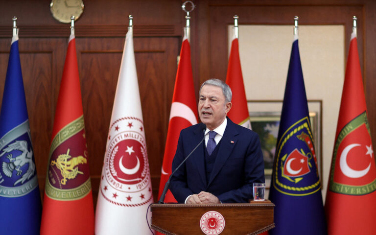 Χουλουσί Ακάρ στους F.T.: «Αδιανόητο» ένα NATO χωρίς την Τουρκία