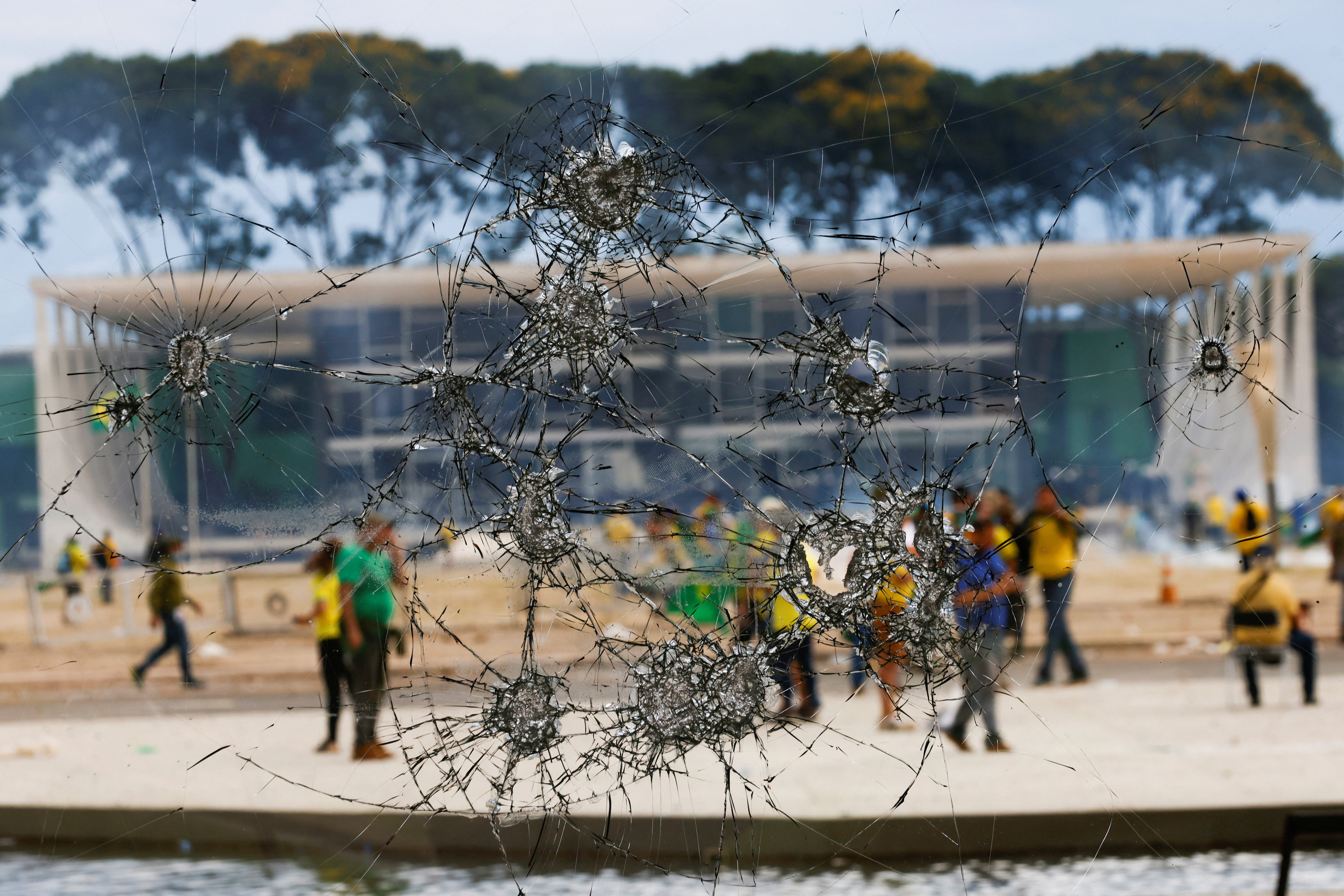 H Bραζιλία έζησε το δικό της Καπιτώλιο – Εκατοντάδες συλλήψεις, «θα τιμωρηθούν οι νεοφασίστες», λέει ο Λούλα-2