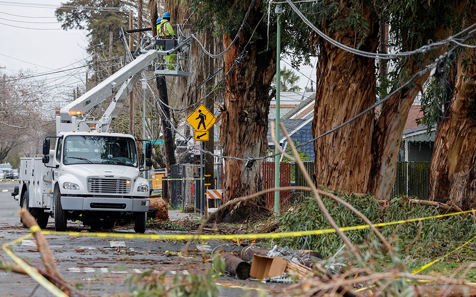 Καλιφόρνια: Τουλάχιστον 14 νεκροί από τη σφοδρή κακοκαιρία – Χωρίς ρεύμα 220.000 σπίτια-2