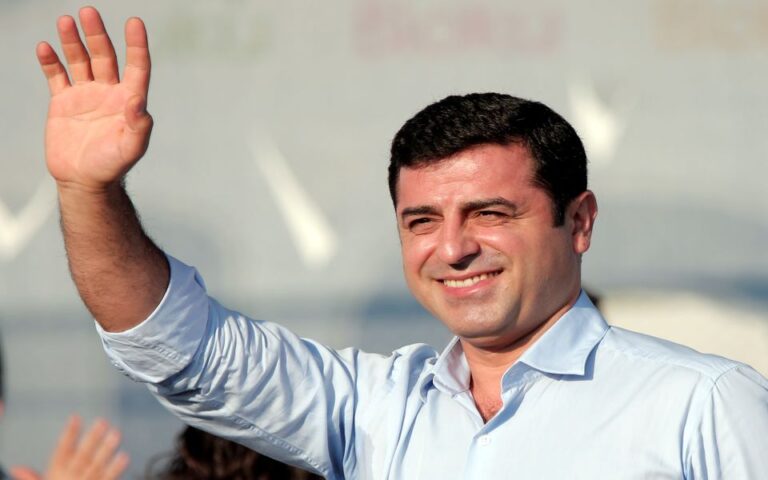 Τουρκία: Ο Κούρδος ηγέτης Ντεμιρτάς ζητεί προσέγγιση της αντιπολίτευσης με το HDP