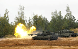 Πόλεμος στην Ουκρανία: Πυρ ομαδόν κατά Σολτς για τη διστακτικότητα να στείλει Leopard στο Κίεβο-3