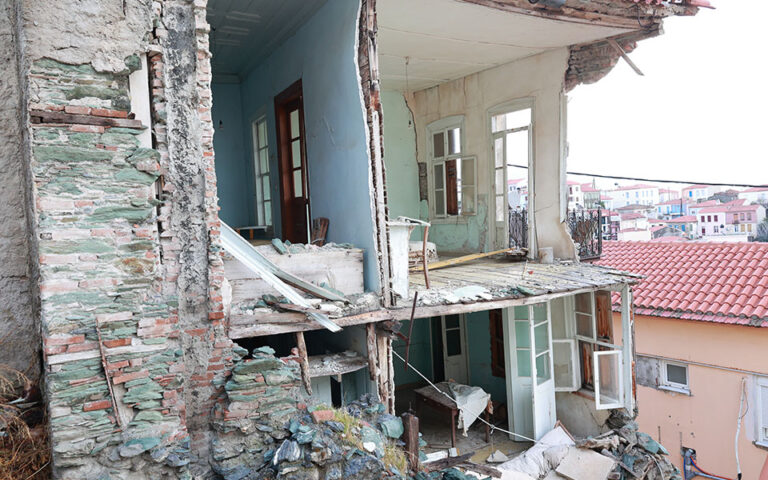 Σεισμοί στη Λέσβο: Άντεξαν κτίσματα 170 ετών – Ανησυχία για τα άγνωστα ρήγματα