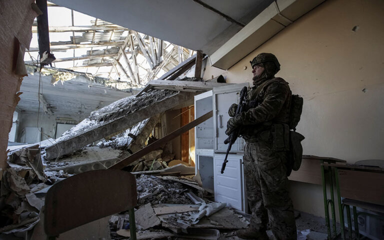Ουκρανία: Το Λονδίνο εξετάζει να προμηθεύσει το Κίεβο με άρματα μάχης