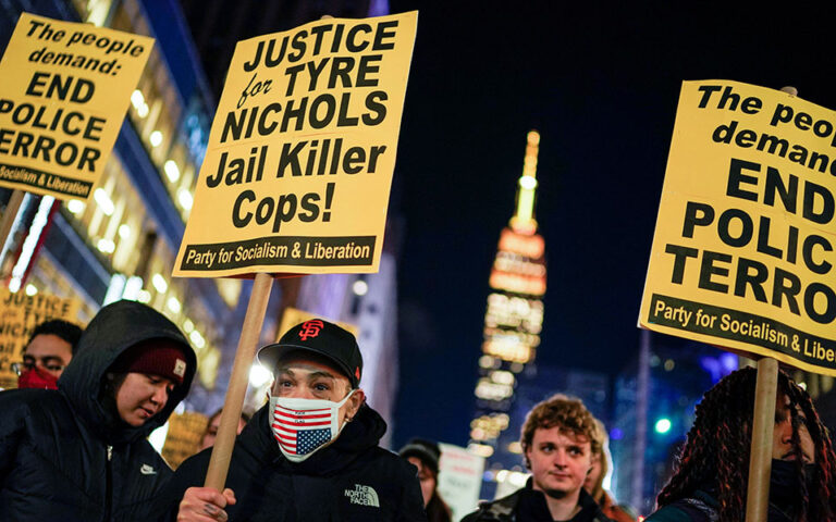 ΗΠΑ: Oργή στο Μέμφις από το βίντεο της βίαιης σύλληψης του Τάιρ Νίκολς