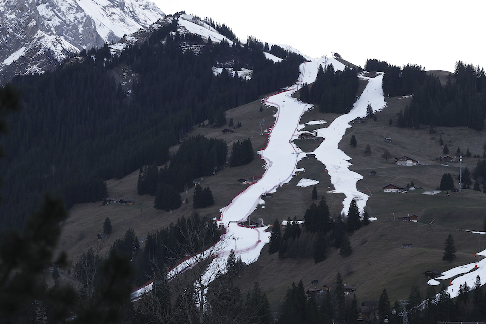 Ελβετία: Χιονοδρομικά κέντρα χωρίς χιόνι – Αλπικοί προορισμοί περνούν «κρίση ταυτότητας»-1