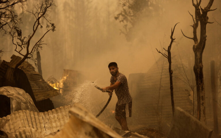 Χιλή: Δεκάδες νεκροί και εκατοντάδες τραυματίες από δασικές πυρκαγιές