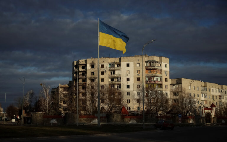 Πόλεμος στην Ουκρανία: Επιτίθεται η Μόσχα, αντιστέκεται το Κίεβο, αυξάνει τη βοήθεια η Δύση