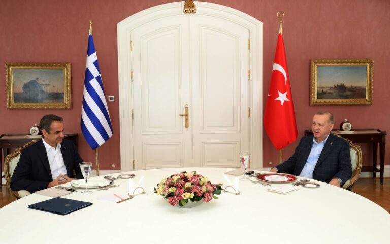 Επικοινωνία Μητσοτάκη – Ερντογάν: «Ετοιμη η Ελλάδα να συνδράμει την Τουρκία»