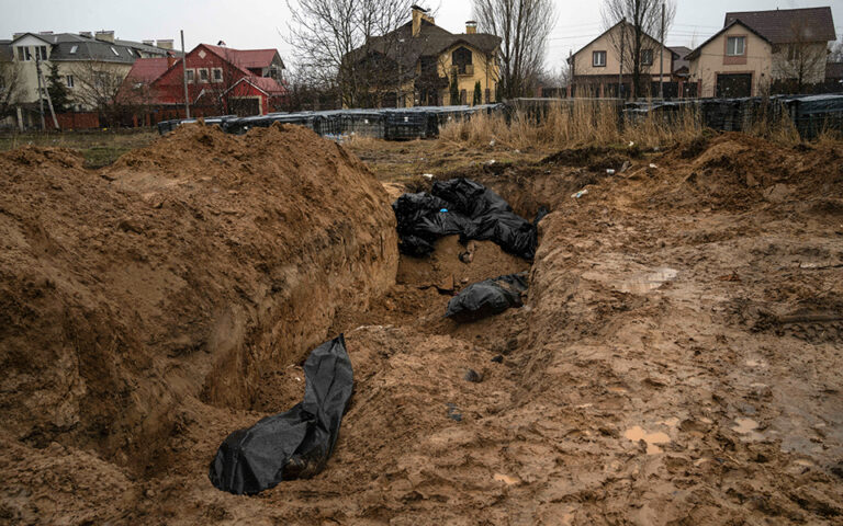 Γερμανός εισαγγελέας: Το Βερολίνο έχει αποδείξεις για «τριψήφιο αριθμό» εγκλημάτων πολέμου στην Ουκρανία