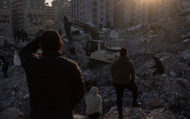 Τουρκία: 48 συλλήψεις για τις λεηλασίες στις σεισμόπληκτες επαρχίες