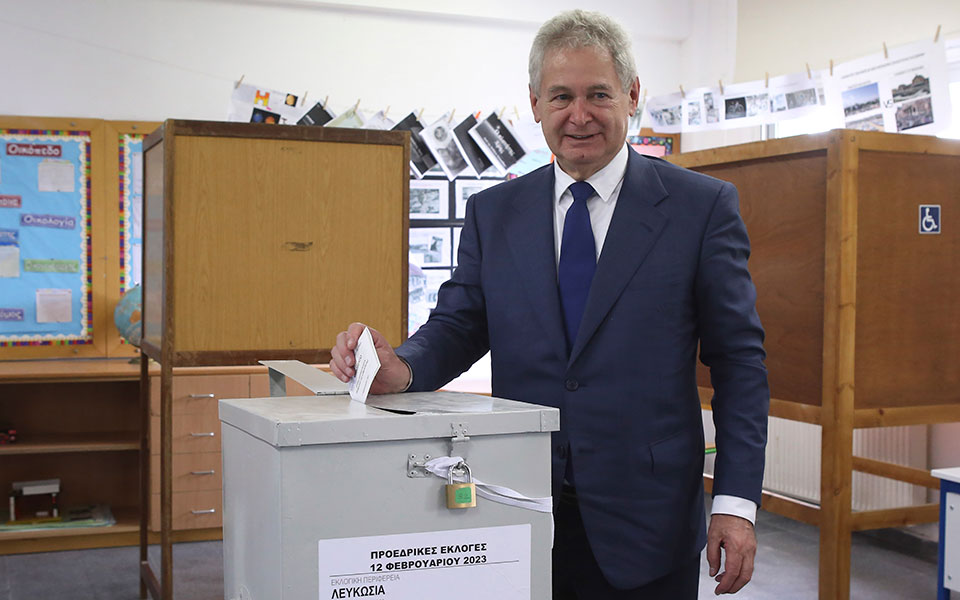 Κύπρος – Εκλογές: Προβάδισμα Χριστοδουλίδη δείχνουν τα exit polls-3