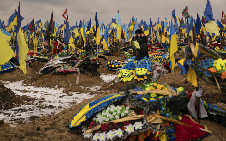 Πόλεμος στην Ουκρανία: Η διάσκεψη του Μονάχου και τα «στοιβαγμένα σώματα» στο Μπαχμούτ