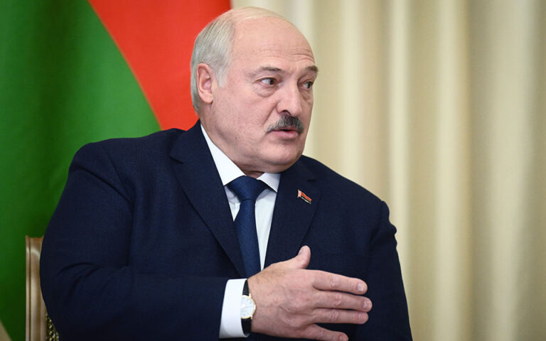 Λευκορωσία: Ιδρύεται σώμα 100.000-150.000 εθελοντών – Λουκασένκο: Ολοι πρέπει να μπορούν να χειριστούν όπλα