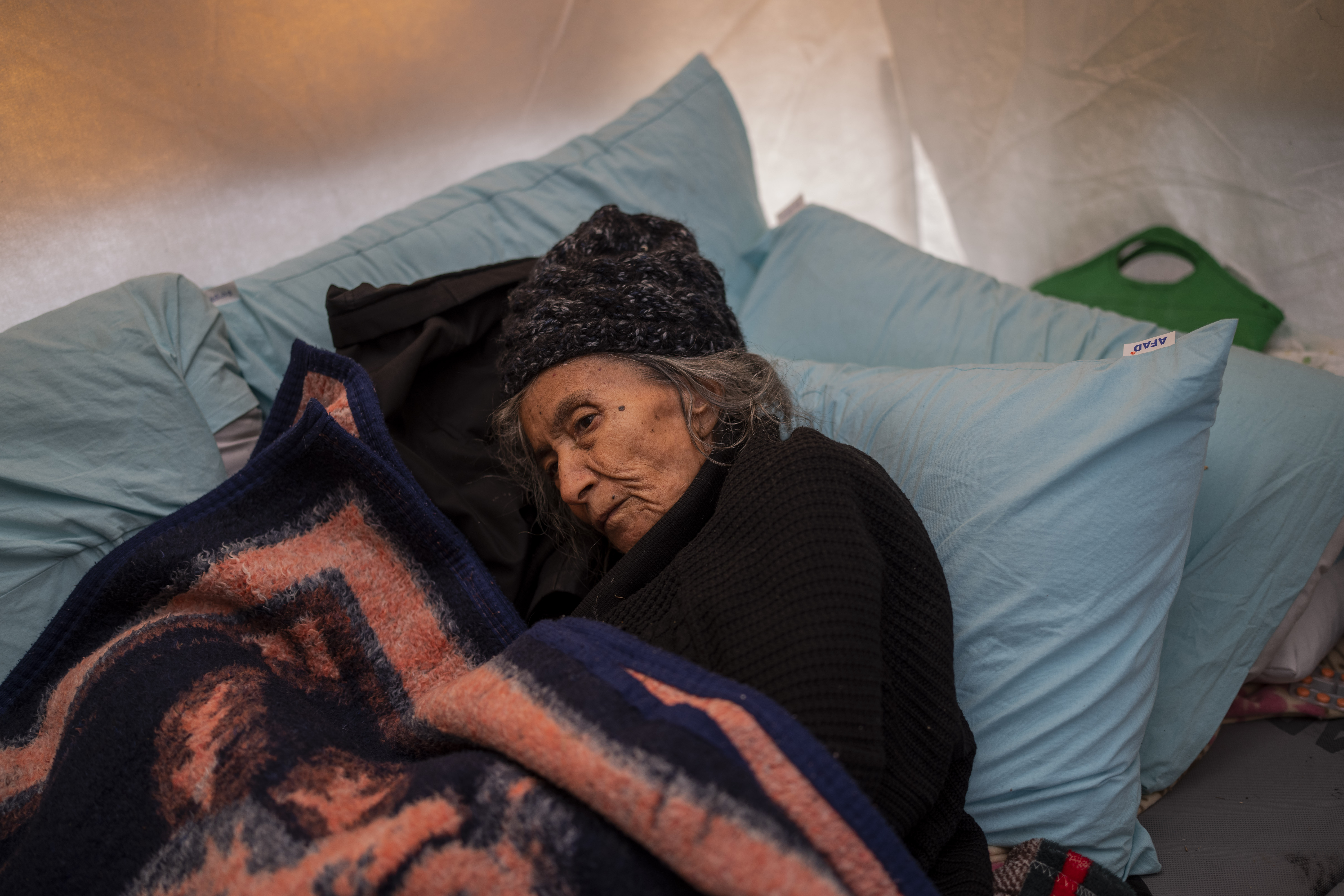 Σεισμός στην Τουρκία: Η ζωή μέσα σε σκηνές, βαγόνια και θερμοκήπια-1