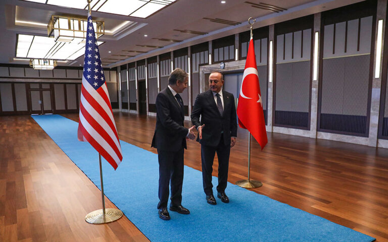 Μπλίνκεν με Τσαβούσογλου: «Εθνικό συμφέρον» για τις ΗΠΑ η πώληση νέων F-16 στην Τουρκία