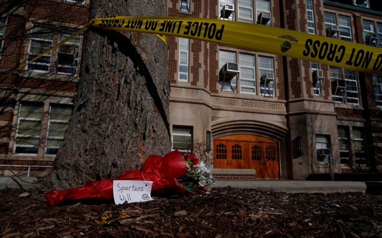 ΗΠΑ: Ο Μπάιντεν αγανακτεί μετά τη φονική επίθεση ενόπλου σε πανεπιστημιούπολη