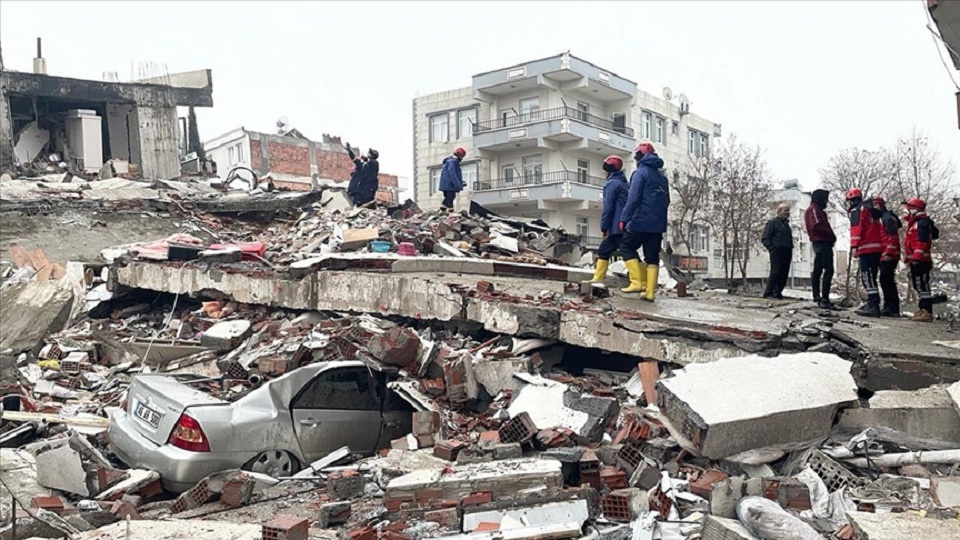 Σεισμός σε Τουρκία-Συρία: Αγωνία στα χαλάσματα – Αλλεπάλληλες δονήσεις-3