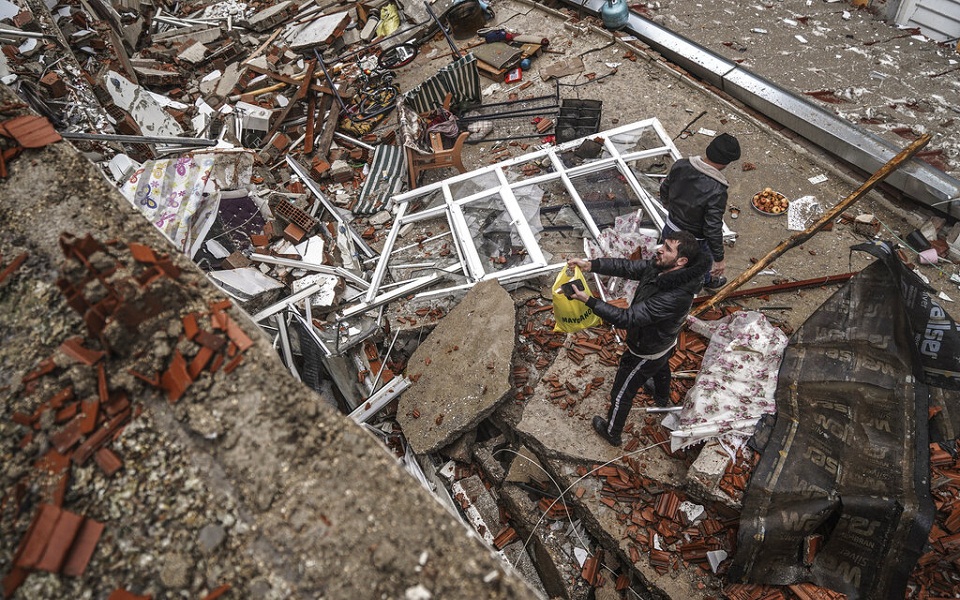 Σεισμός σε Τουρκία-Συρία: Αγωνία στα χαλάσματα – Νέα δόνηση 5,6 Ρίχτερ-3