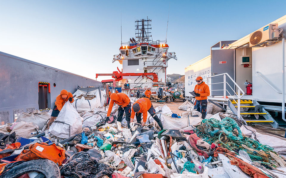 Καθαρές θάλασσες: Ένας «Τυφώνας» που απομακρύνει τα σκουπίδια-1