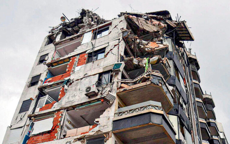 Σεισμοί στην Τουρκία: «Χάρτινα» κτίρια που υψώθηκαν σε μια νύχτα