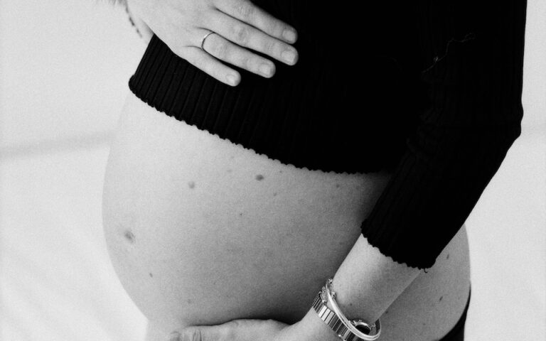 Ο ΕΟΦ ανακαλεί παρτίδες προϊόντων για εγκύους – Κίνδυνος για τα έμβρυα