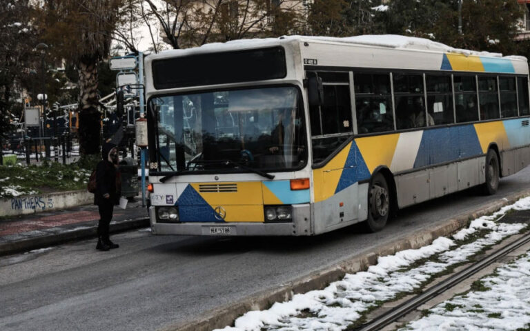 Τροχαίο στη Βασιλίσσης Σοφίας: Λεωφορείο συγκρούστηκε με ΙΧ – 12 ελαφρά τραυματίες