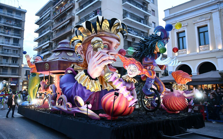 Καρναβάλι 2023: Κέφι και αισιοδοξία στην Πάτρα – Το μεσημέρι η μεγάλη παρέλαση