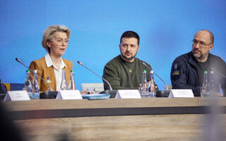 Ζελένσκι για Ε.Ε.: «Πιθανή» η έναρξη ενταξιακών διαπραγματεύσεων το 2023-1