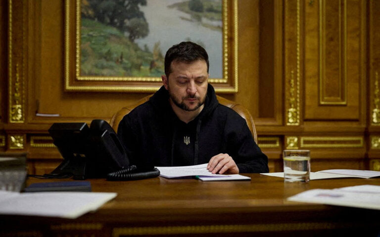 Ζελένσκι: Η Ουκρανία έτοιμη να παράσχει βοήθεια στον «φίλο τουρκικό λαό»
