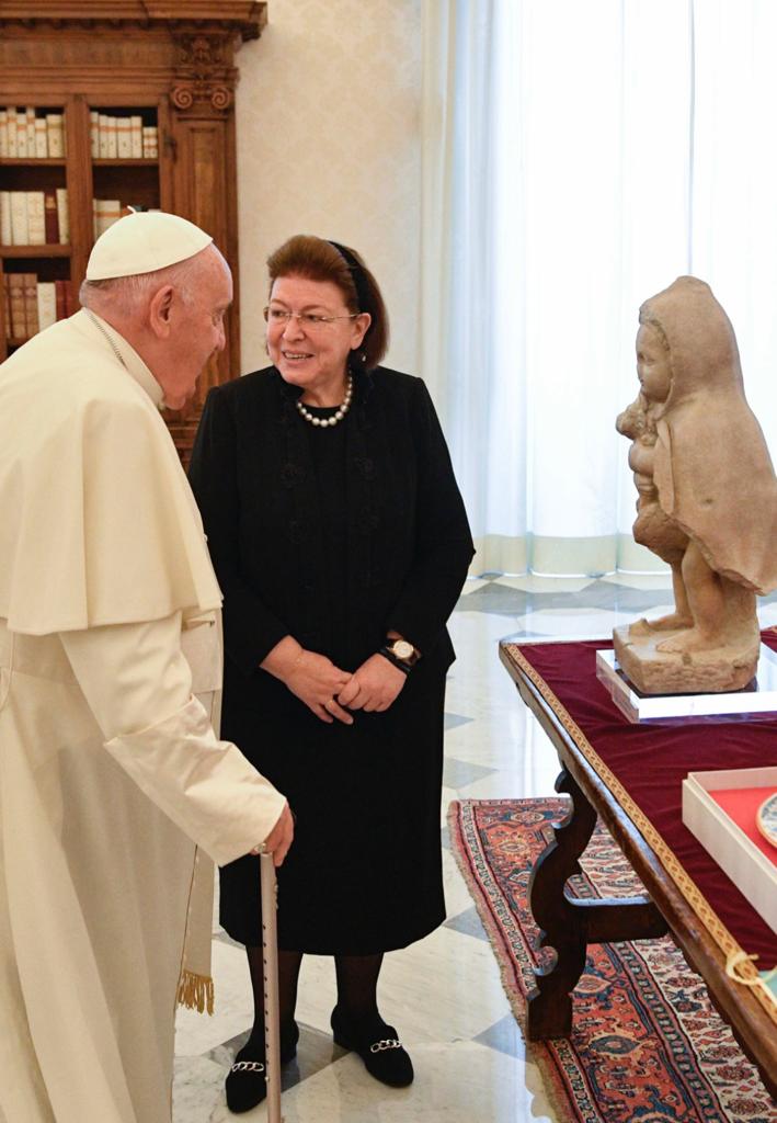 Πάπας σε Μενδώνη: «Τρέφω ιδιαίτερο σεβασμό για την Ελλάδα, ως λίκνο του Δυτικού Πολιτισμού»-1