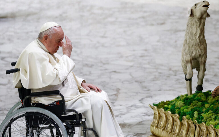 Πάπας Φραγκίσκος: Στο νοσοκομείο με «λοίμωξη του αναπνευστικού»