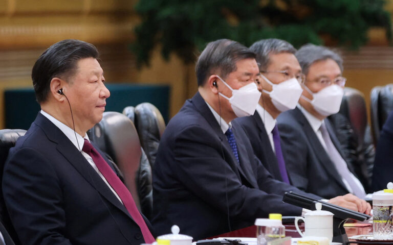Κίνα: Ο Σι Τζινπίνγκ φέρνει «σαρωτικές αλλαγές» στο οικονομικό επιτελείο