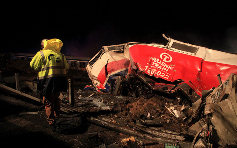 Λάρισα: Σύγκρουση τρένων έξω από τα Τέμπη – 32 νεκροί και 85 τραυματίες