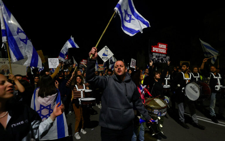 Εκρηξη οργής στο Ισραήλ – Μαζικές διαδηλώσεις κατά της δικαστικής μεταρρύθμισης