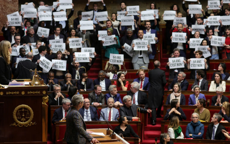 Γαλλία: Η Μπορν παρακάμπτει την Εθνοσυνέλευση για την ψήφιση του συνταξιοδοτικού