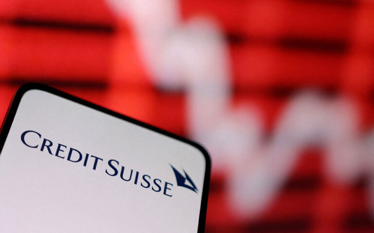 Ελβετία: Πιέσεις σε UBS για άμεση εξαγορά της Credit Suisse