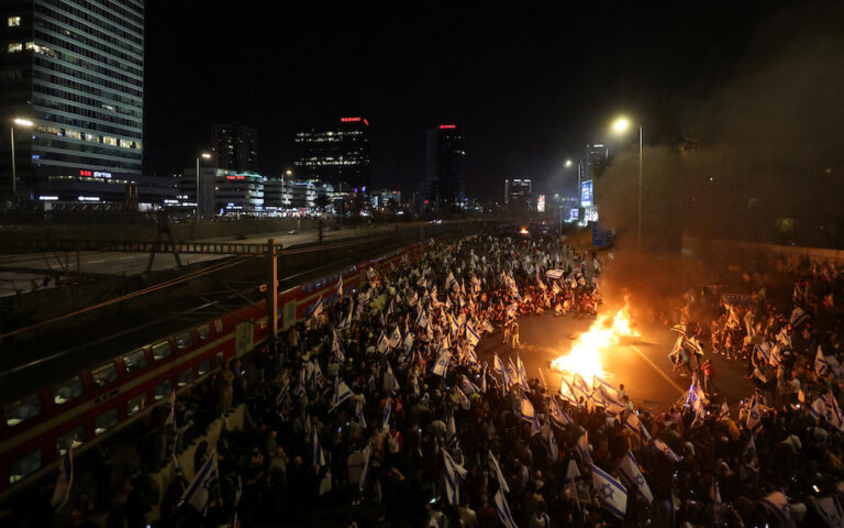 Ισραήλ: Διαδηλώσεις κατά της αποπομπής του υπουργού Άμυνας