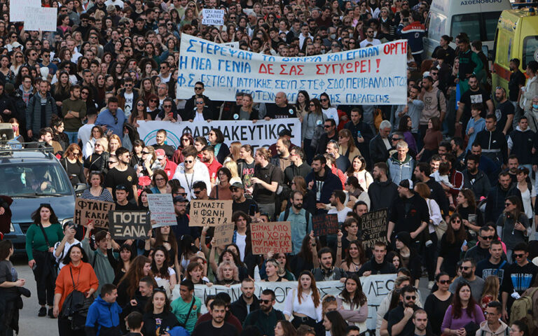 Δημοσκόπηση MRB: Στις 3,2 μονάδες η διαφορά ανάμεσα σε ΝΔ-ΣΥΡΙΖΑ – Oι ευθύνες για τα Τέμπη