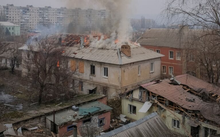 Πόλεμος στην Ουκρανία: Στενεύει ο κλοιός στο Μπαχμούτ