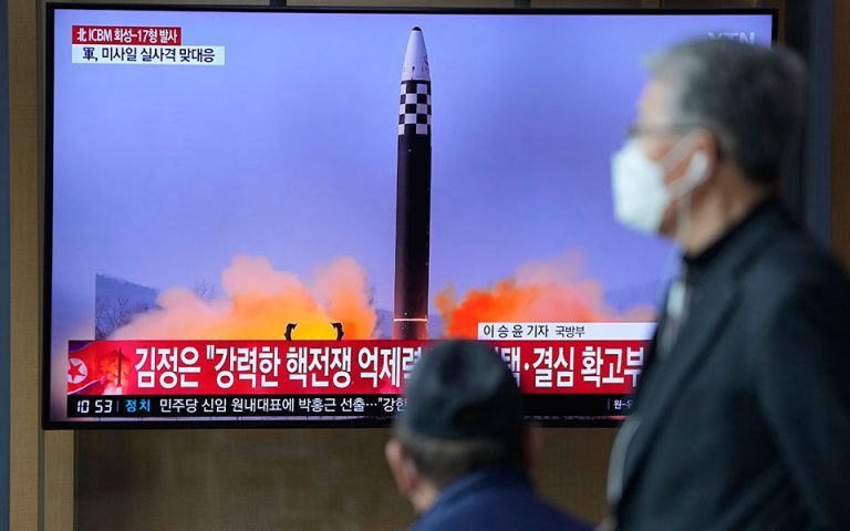 Πιονγιάνγκ: Νέα εκτόξευση πυραύλου λίγο πριν από την έναρξη των στρατιωτικών γυμνασίων Ν. Κορέας – ΗΠΑ