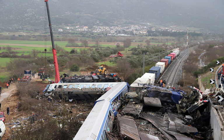 Σύγκρουση τρένων στα Τέμπη: Εισαγγελέας Εφετών στις έρευνες για την τραγωδία